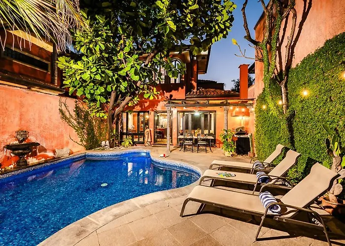 Exclusive Private Pool And Steps To The Apartamento